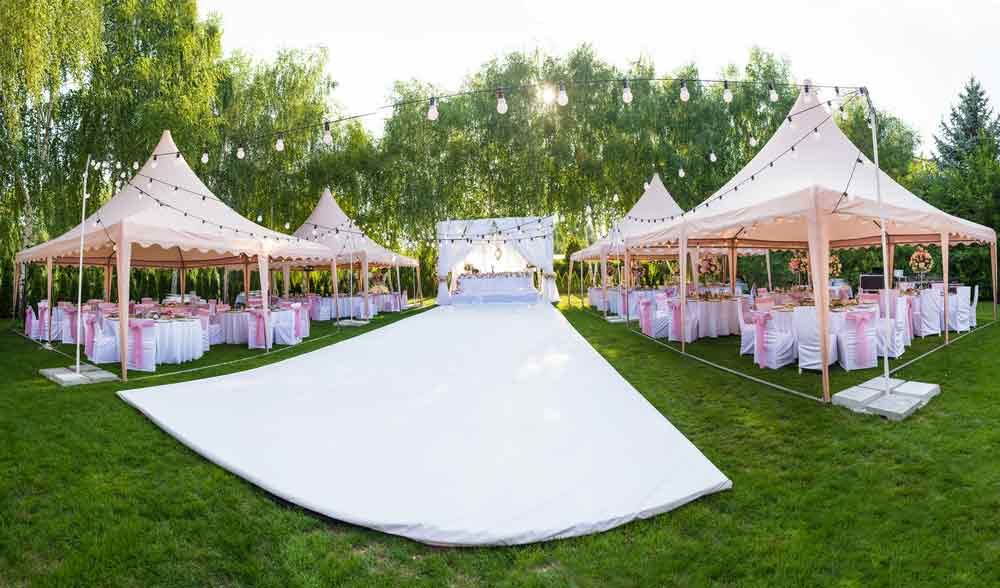 Weddingbanquetinmarqueesondecoratedgarden 1920w