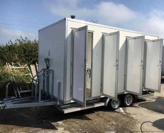 4 bay shower block for sale 10